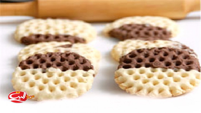 شیرینی نیم شکلاتی